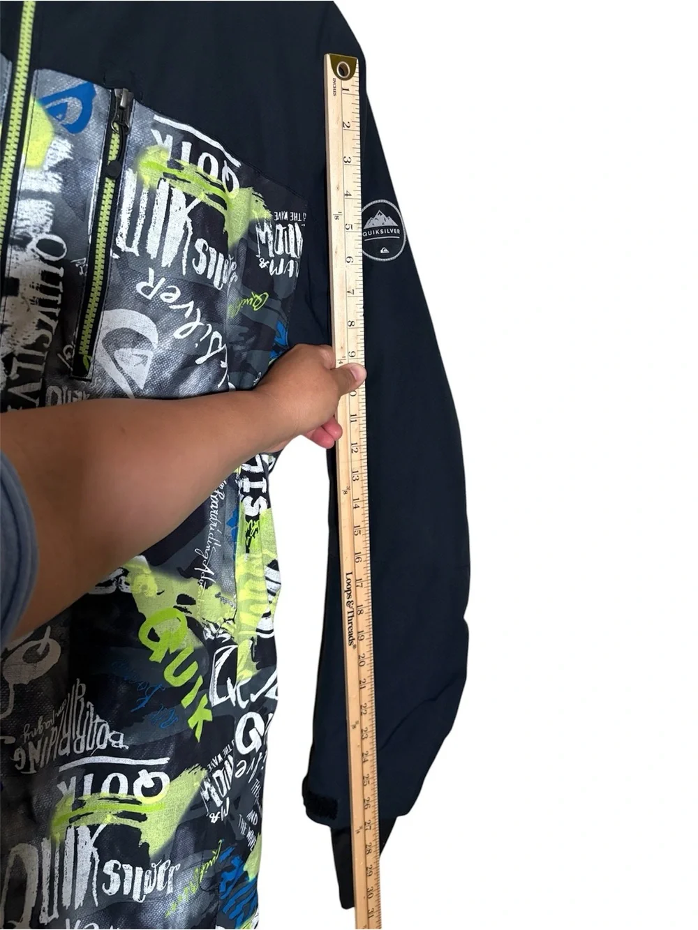Quiksilver Snowboarding Jacket Men’s Medium,Made in Indonesia
